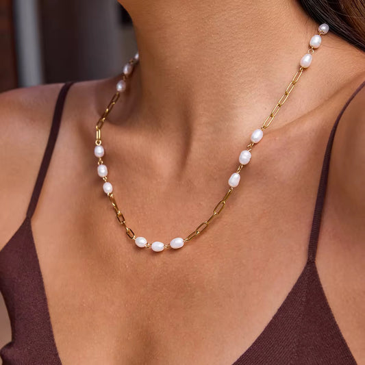 Modern pearl chain