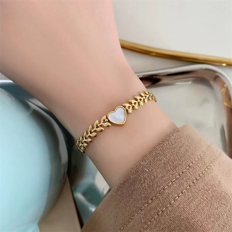 Amour link bracelet