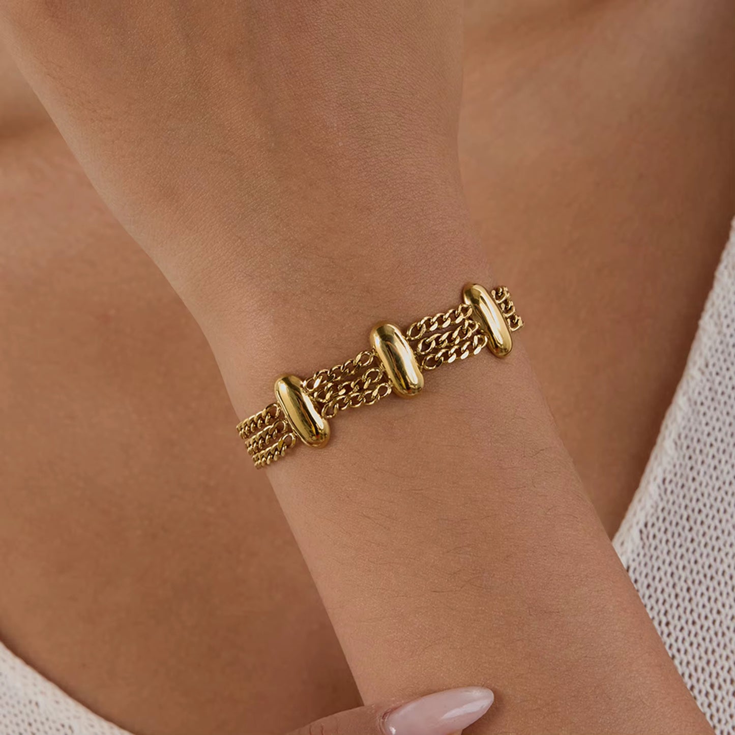 Bold triple link bracelet