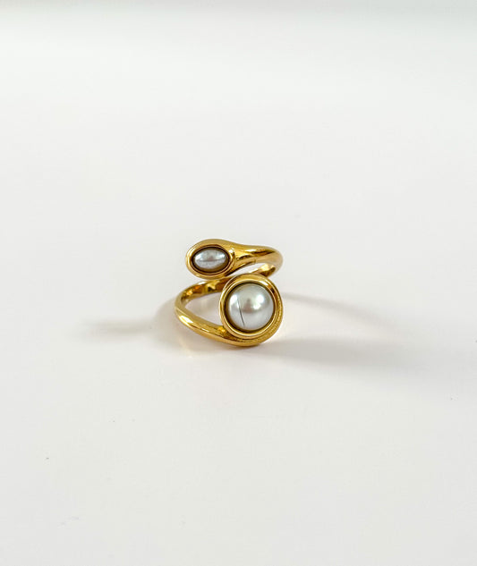 Double pearl ring