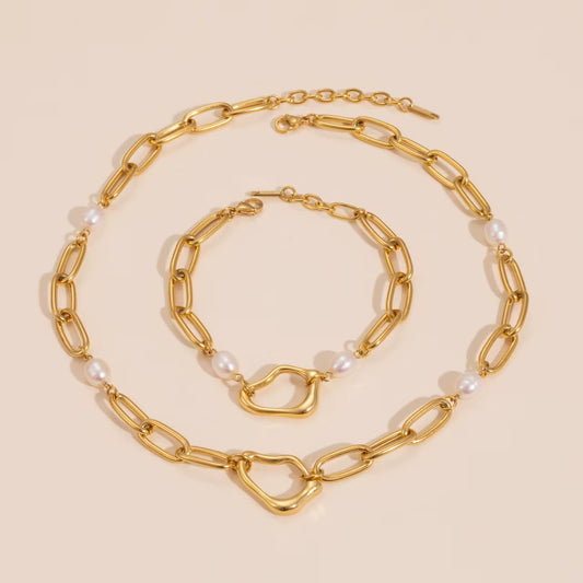 Elegant pearl link bracelet