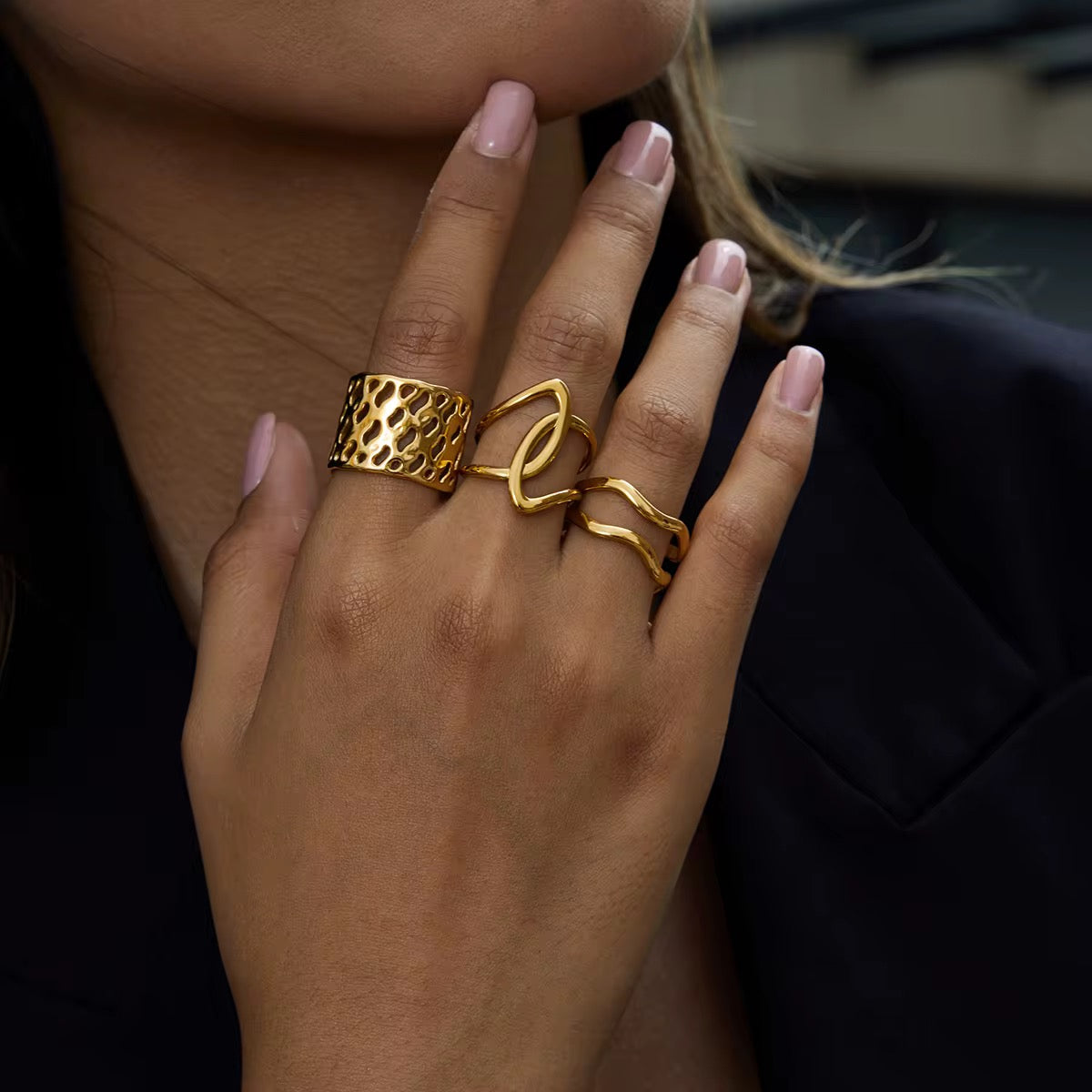 Intertwined ring