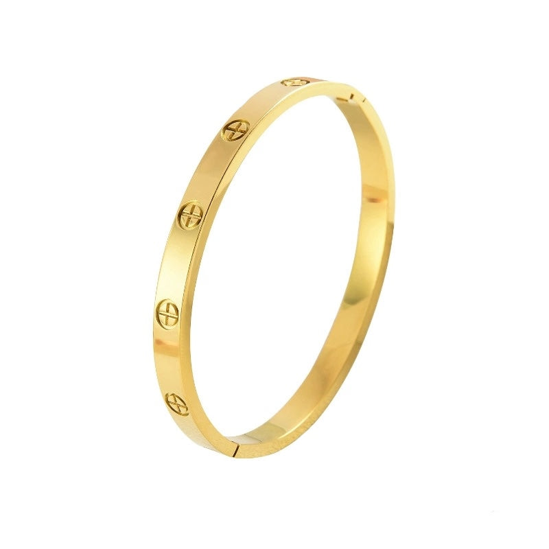 Precision gold bangle