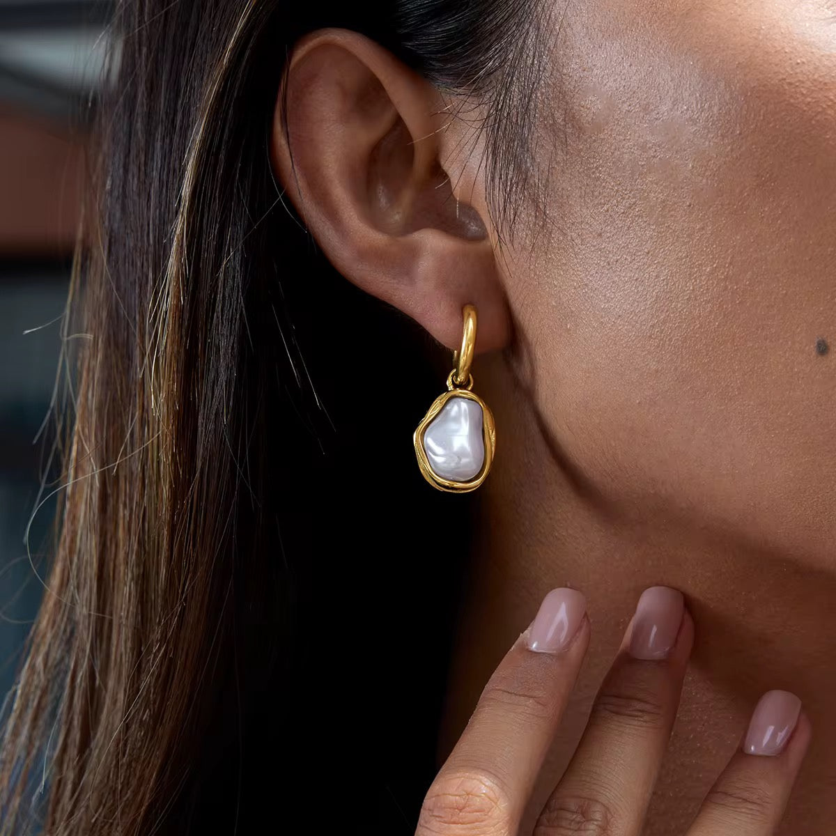 Sculpted pearl drops